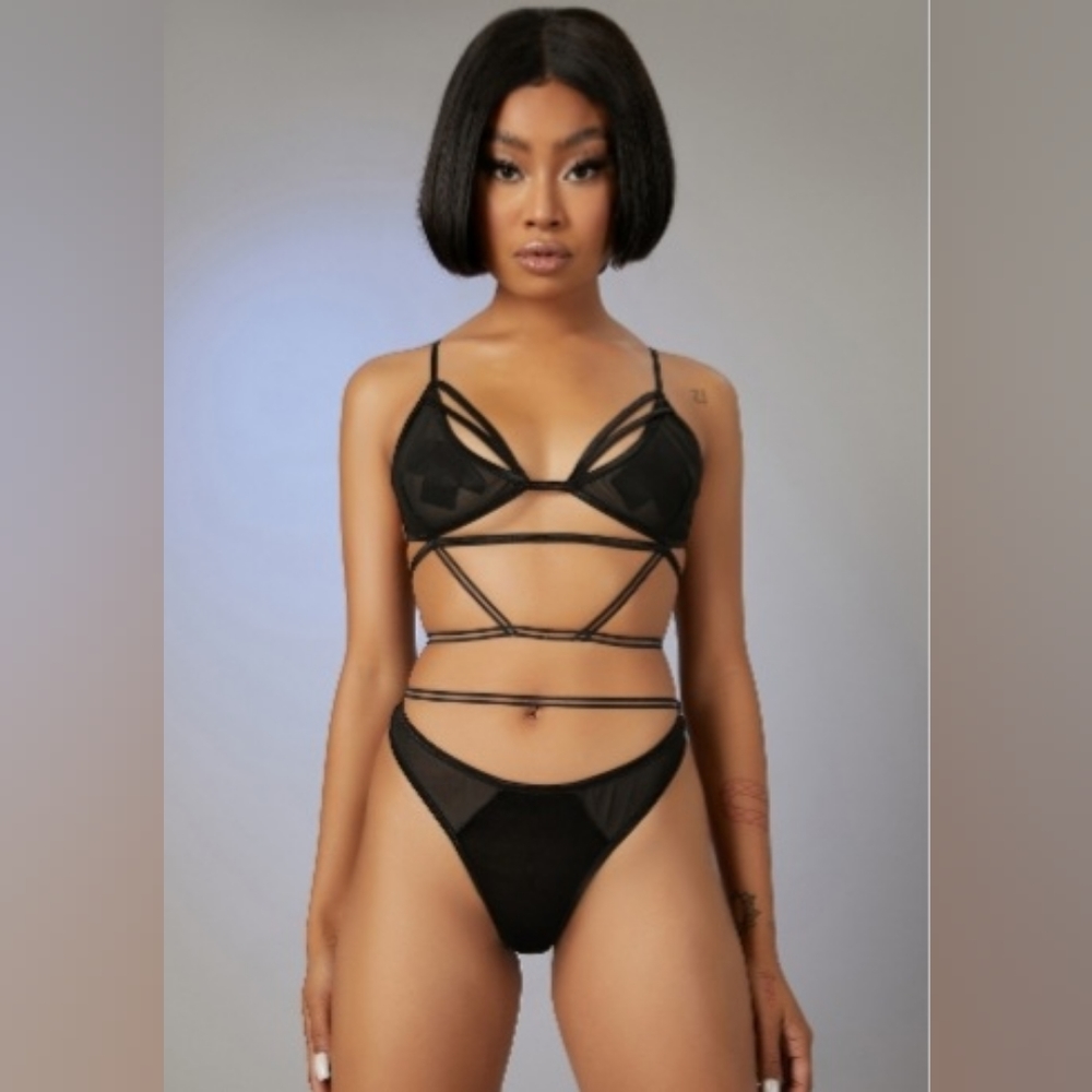 Poster Girl cut-out lingerie set